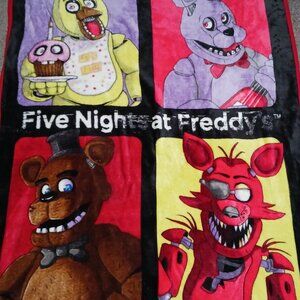 Lot Of 6 Five Nights At Freddys 48x36 fleece throw w\5 plush stuffed animals